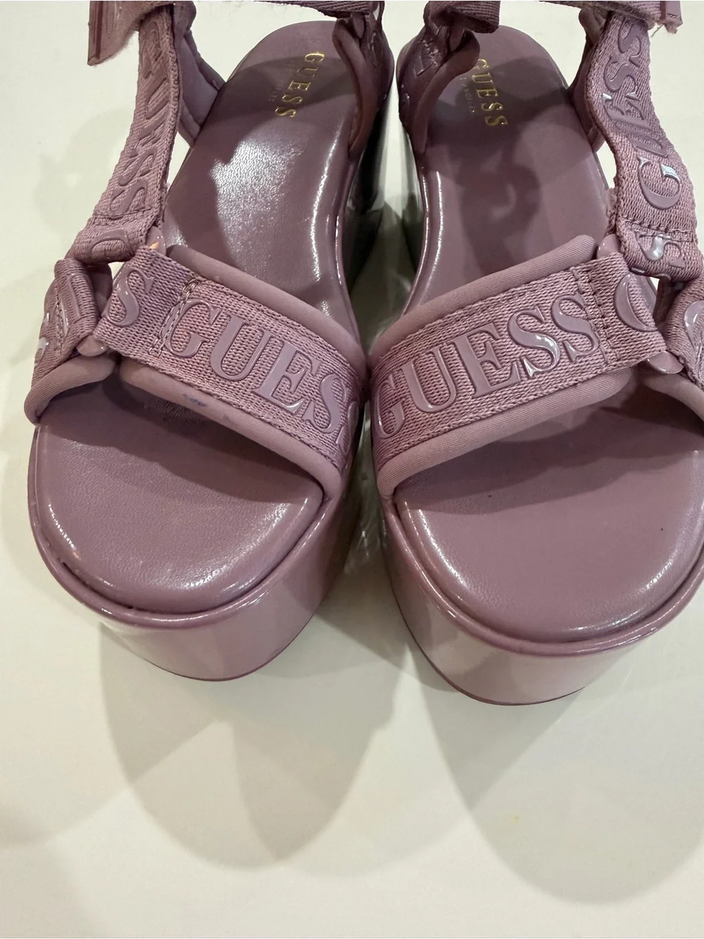 GUESS Avin Logo Sport Platform Sandals — Size 7.5 (Mauve/Lilac)